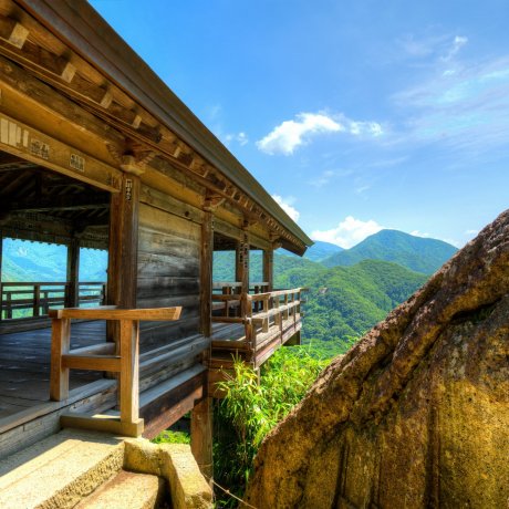山形の山寺: 立石寺 山形の山寺: 立石寺