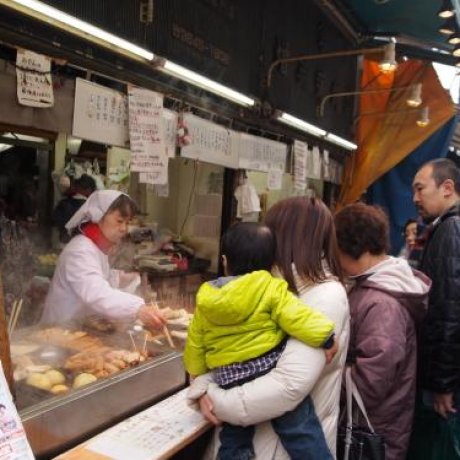 日本のB級グルメを砂町銀座商店街で食べ歩こう 日本のB級グルメを砂町銀座商店街で食べ歩こう