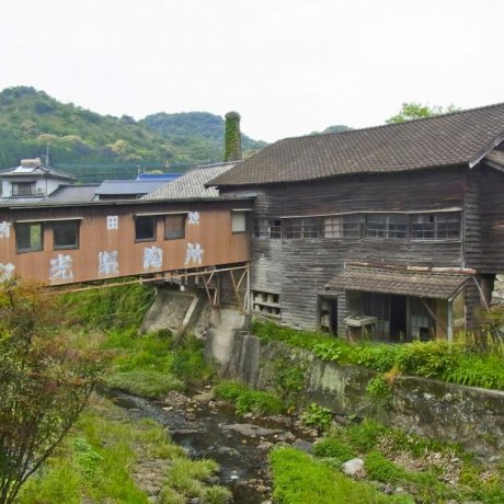 A (Very) Rustic Ceramics Factory A (Very) Rustic Ceramics Factory