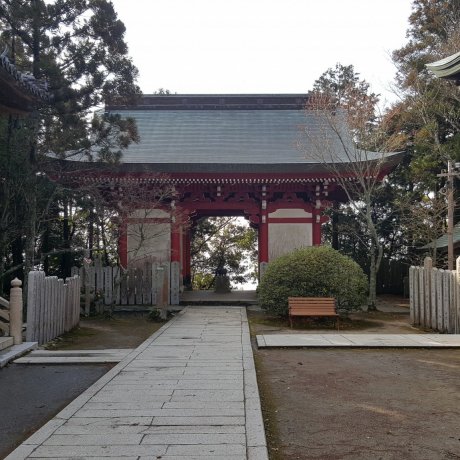 Senko-ji Temple in Awaji-shima Senko-ji Temple in Awaji-shima