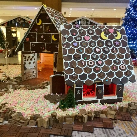 Life-size Gingerbread House Life-size Gingerbread House