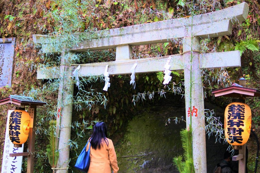 鎌倉　銭洗弁財天宇賀福神社