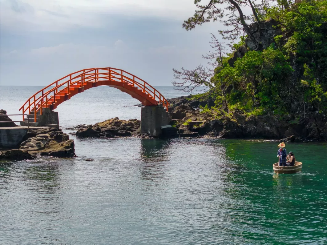 A taraibune boat ride reminiscent of Studio Ghibli's Spirited Away